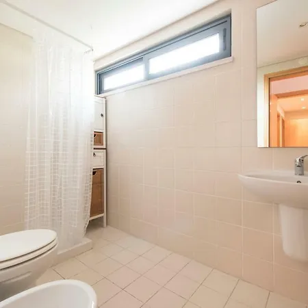 Lovely 3 Bedroom For The Perfect In * Lisbon