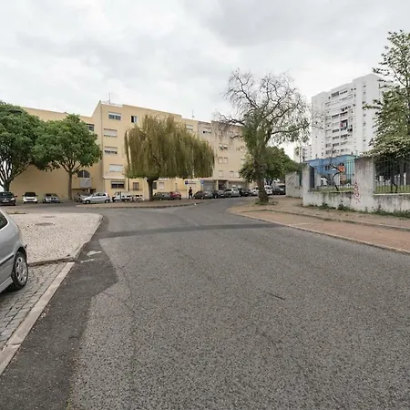 Lovely 3 Bedroom For The Perfect In