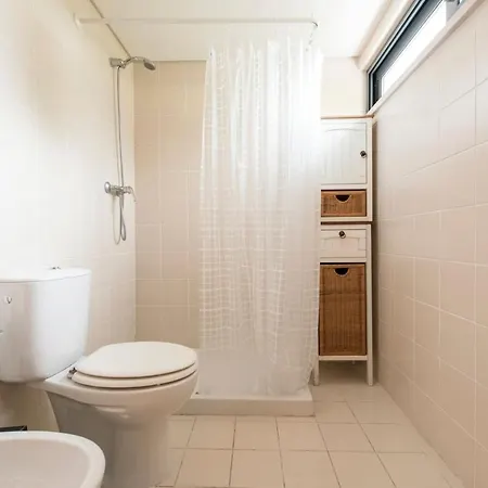 Lovely 3 Bedroom For The Perfect In Apartment Lisbon