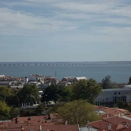 Διαμέρισμα Lovely 3 Bedroom For The Perfect In *