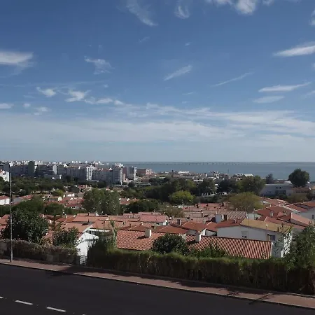 Lovely 3 Bedroom For The Perfect In